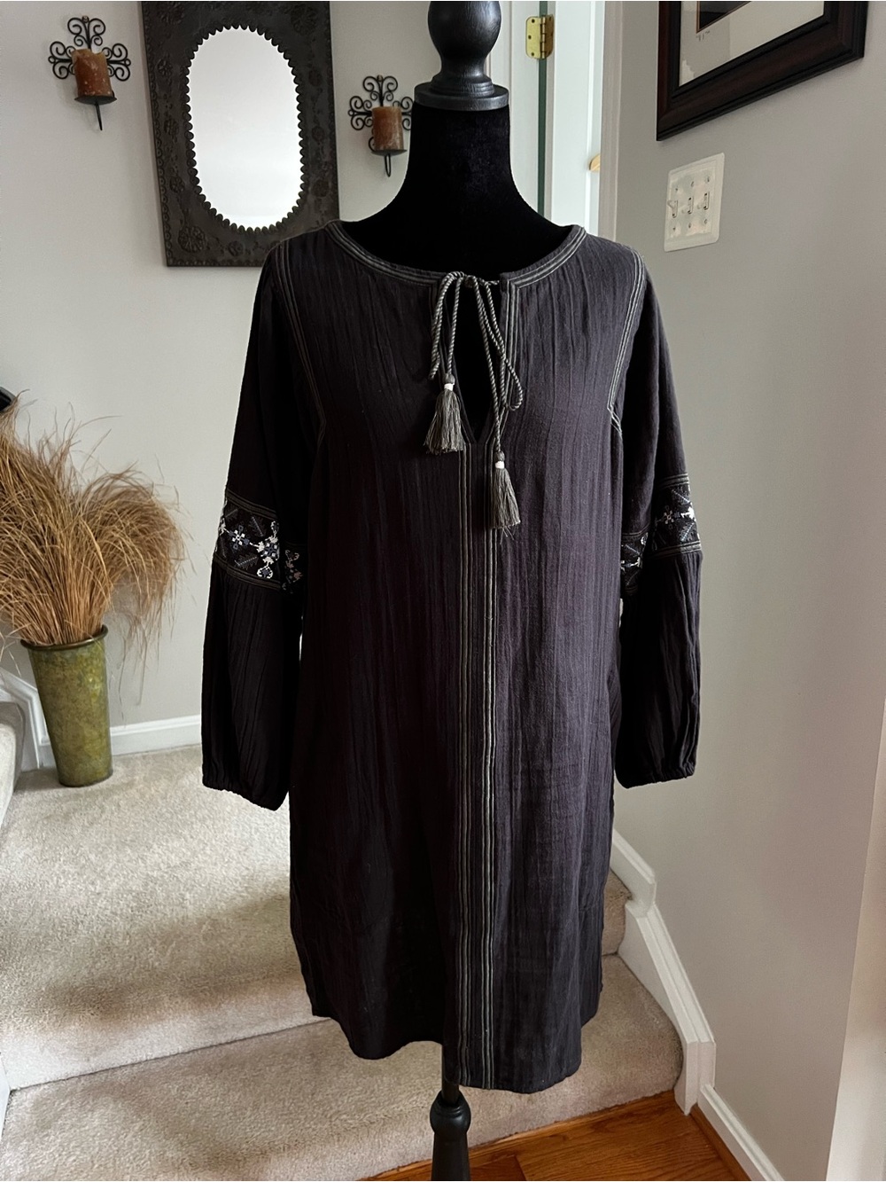 Lilla P Embroidered Cotton Gauze Tassel Shift Dress Size Small Black